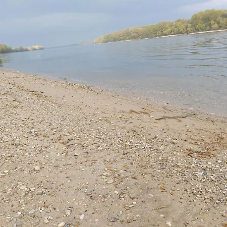 Cozy 2 - Bedroom House Close To The River Danube Chalet Radvan nad Dunajom